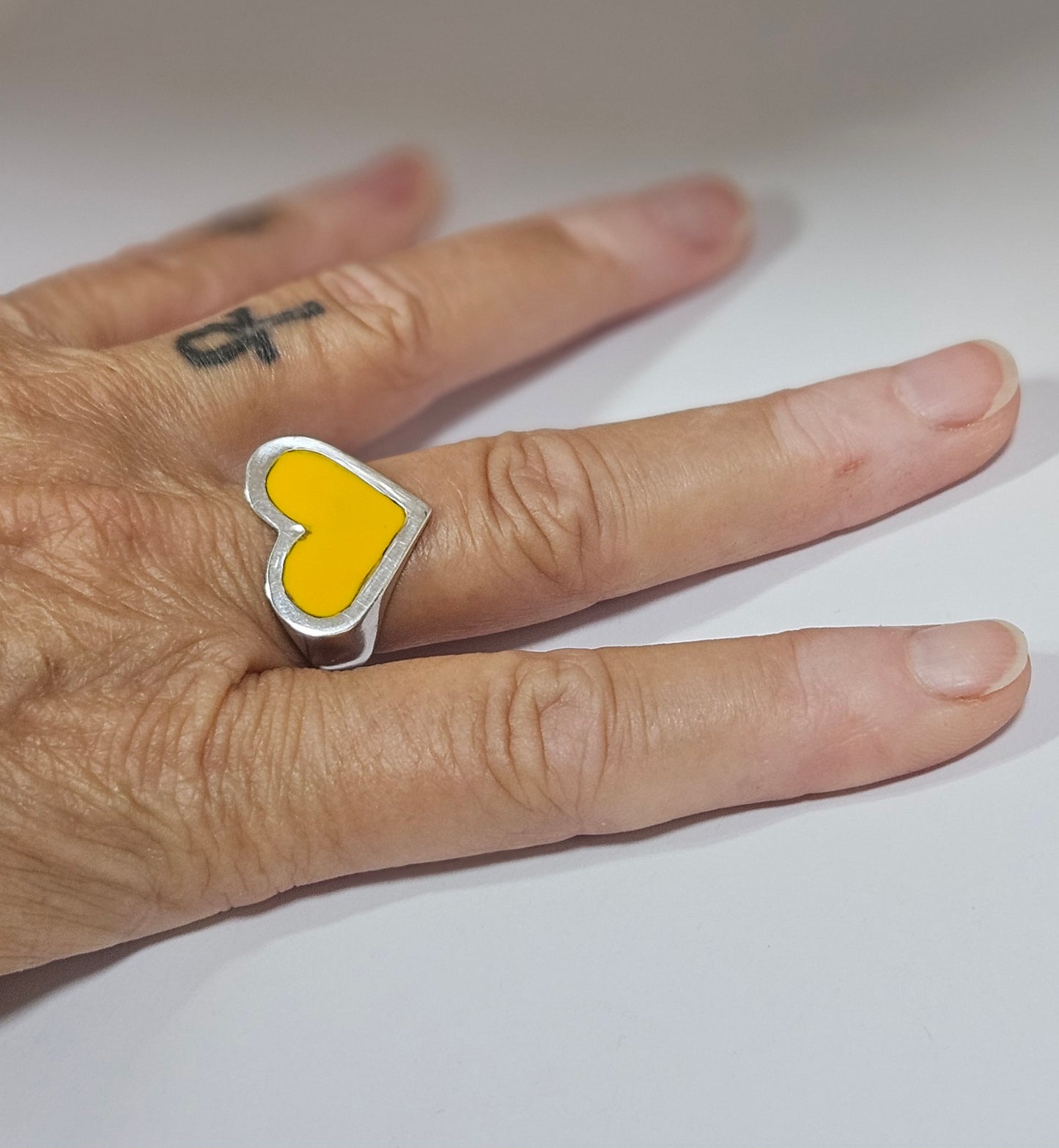 טבעת לב צהוב